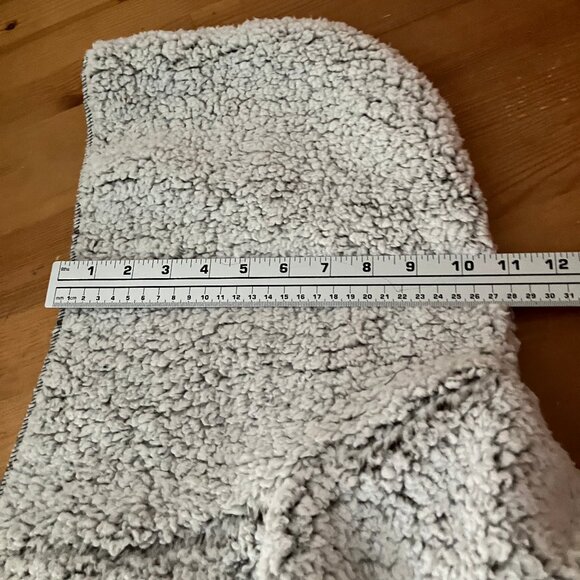 SERRA Ladies' Fur Vest Hoodie Gray color  2 side pockets Polyester Open front - Picture 15 of 15